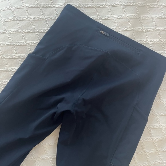 Lululemon Invigorate High-Rise Crop 23" navy blue. Size 8 (tag is ripped out). - Picture 7 of 7